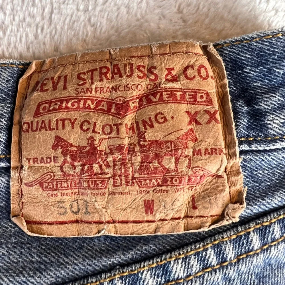 Levis 501 Original Straight Leg Button Fly Blue Denim Jeans Mens 35x30